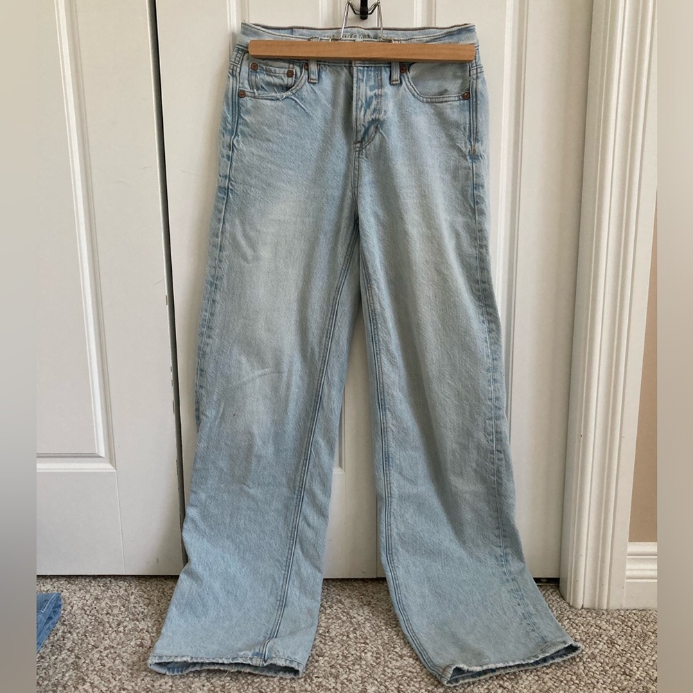 American Eagle Women’s Wide Leg Light Wash Jeans
